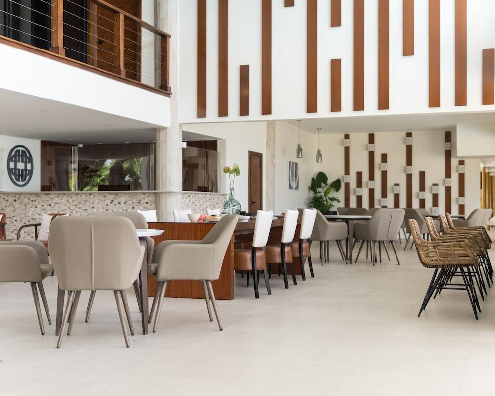 Cara Hotels Trinidad Claxton Bay Экстерьер фото